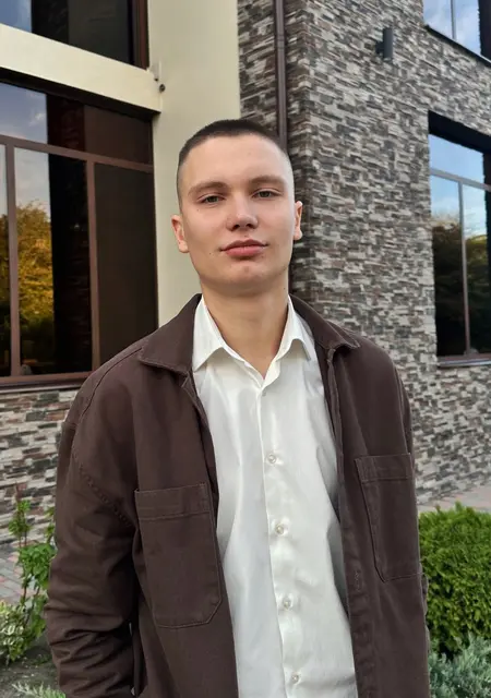 Александр из Саратова, мне 24, познакомлюсь для приятного времяпровождения