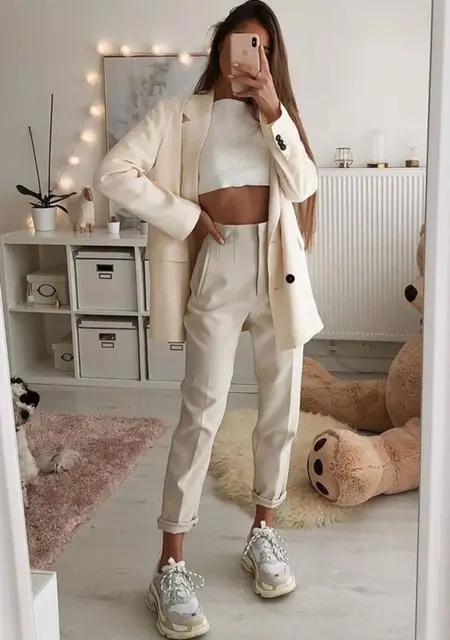 Алиса из Владивостока, ищу на сайте дружбу