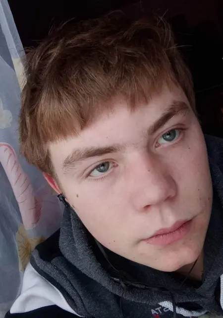 Я Артём, 26, из Шушенского, ищу знакомства без обязательств