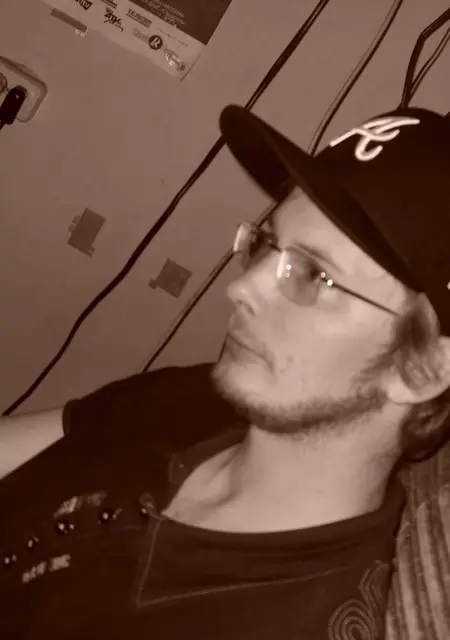 Я Михаил, 41, знакомлюсь без обязательств в Архангельске