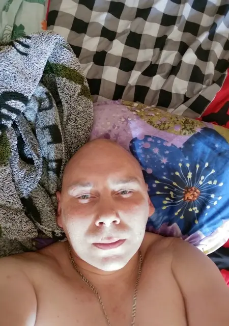 Дима из Гатчины, ищу на сайте знакомства на одну ночь