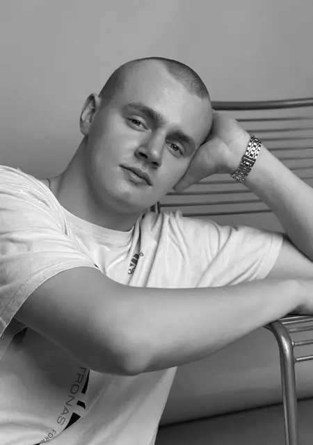 Я Данил, 21, из Кызыла, ищу знакомство для приятного времяпровождения