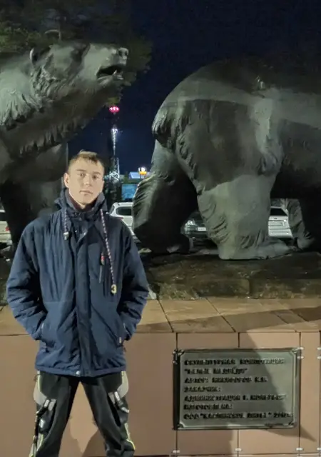 Алексей из Ноябрьска, мне 24, познакомлюсь на одну ночь