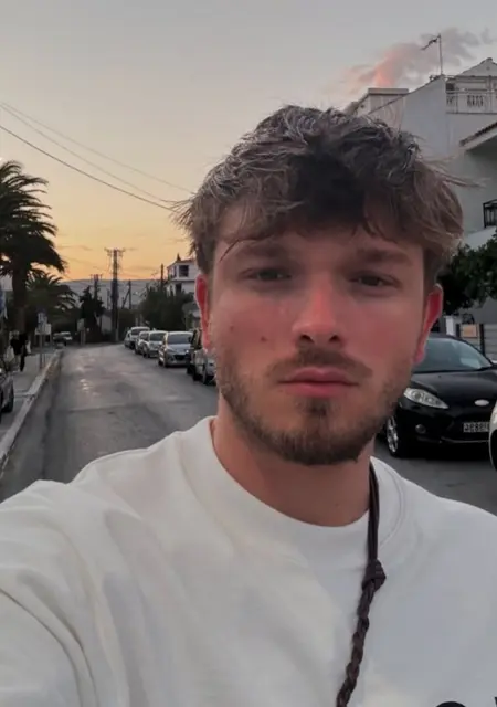 Я Александр, 33, из Москвы, ищу знакомство для постоянных отношений