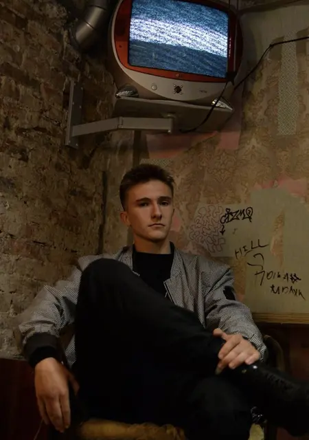 Я Марк, 24, из Красноярска, ищу знакомство для приятного времяпровождения