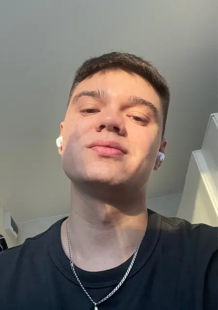 Я Евгений, 27, знакомлюсь для приятного времяпровождения в Уссурийске