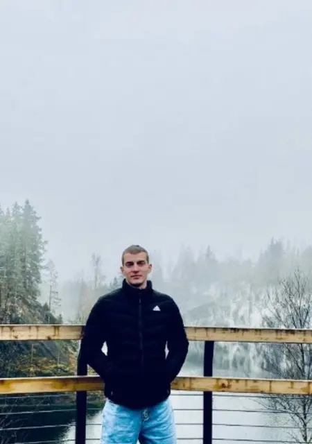 Я Олежа, 24, из Санкт-Петербурга, ищу знакомства без обязательств