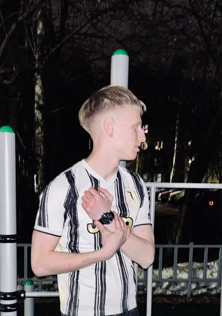 Я Сергей, 23, из Железнодорожного, ищу знакомства без обязательств