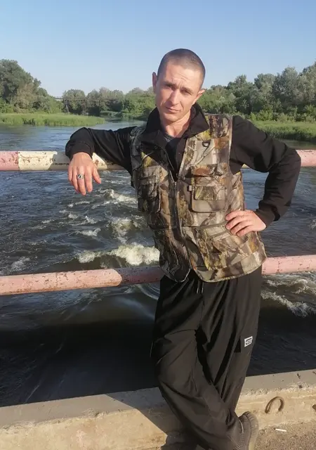 Я Владимир, 37, знакомлюсь для общения в Жирновске