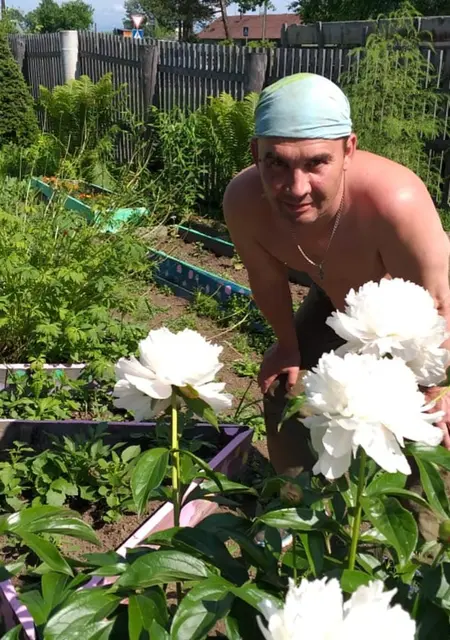 Артём из Милькова, ищу на сайте знакомства на одну ночь