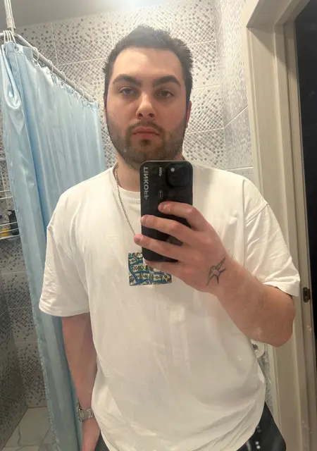 Я Мишаня, 20, из Ульяновска, ищу знакомство для общения