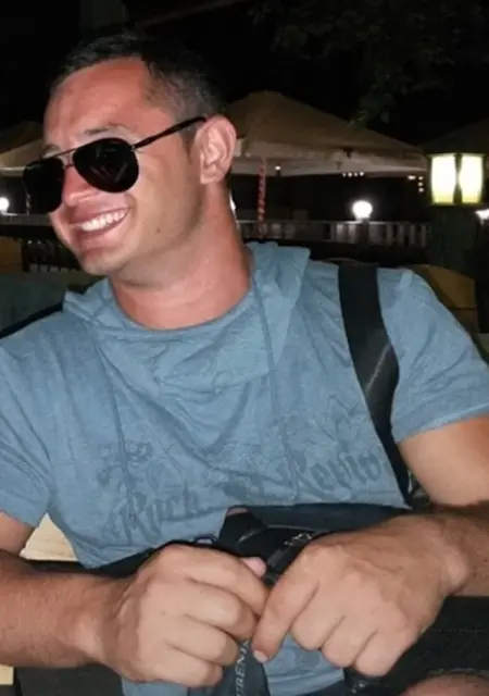 Я Константин, 31 років, знайомлюсь без зобов'язань у Рівному