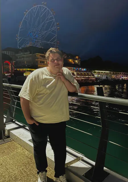 Слава из Волгодонска, ищу на сайте знакомства на одну ночь