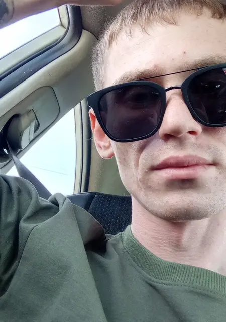 Дмитрий из Альметьевска, мне 29, познакомлюсь для общения