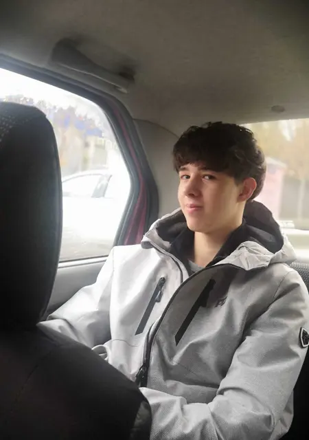 Я Bogdan, 19, знакомлюсь для открытые отношения в Ярославле