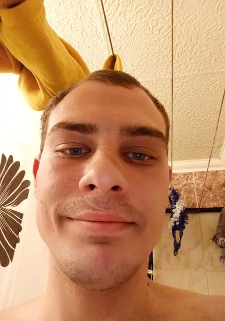 Лешка из Арзамаса, мне 22, познакомлюсь для вирта