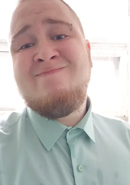 Я Денис Аркадев, 26, из Выборга, ищу знакомства без обязательств