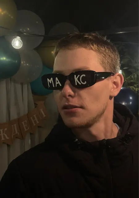 Я Михаил, 27, из Санкт-Петербурга, ищу знакомство для дружбы