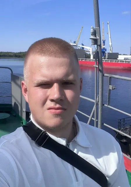 Я Степан, 18, из Архангельска, ищу знакомство для вирта
