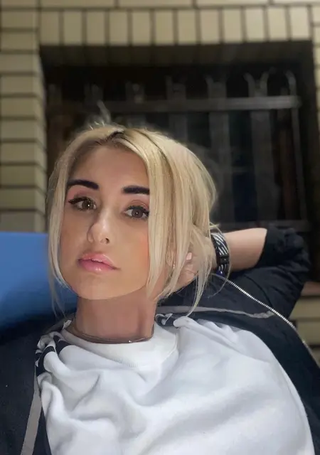 Арина из Харькова, мне 45, познакомлюсь без обязательств