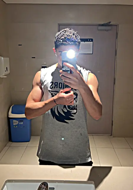 Я Alessandro, 23, знакомлюсь для общения в Абу-даби