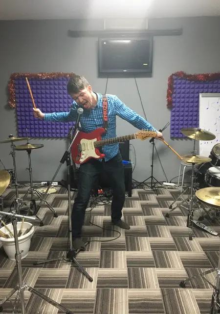 Я Стас, 42, из Альметьевска, ищу знакомства без обязательств