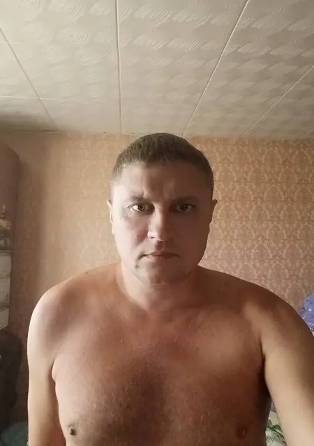 Я Андрей, 39, из Артема, ищу знакомства на одну ночь