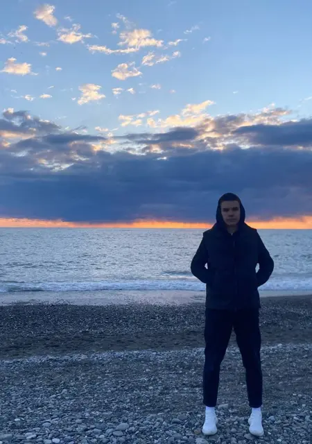 Я Артём, 26, из Екатеринбурга, ищу знакомство для дружбы