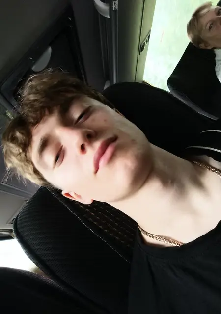 Иван из Великого Новгорода, мне 27, познакомлюсь на одну ночь