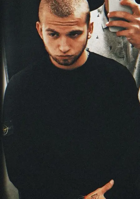 Сергей из Шахт, мне 22, познакомлюсь на одну ночь