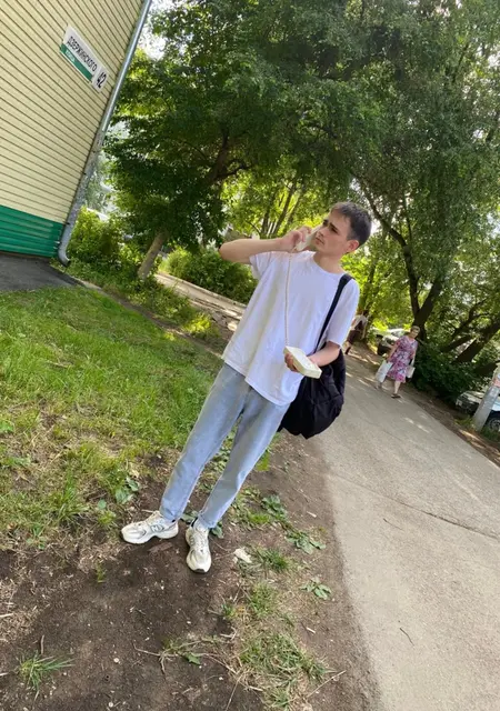 Егор из Ижевска, мне 20, познакомлюсь без обязательств