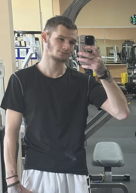 Сергей из Санкт-Петербурга, мне 22, познакомлюсь для открытые отношения