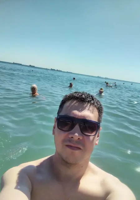 Я Ринат, 39, из Уфы, ищу знакомство для приятного времяпровождения