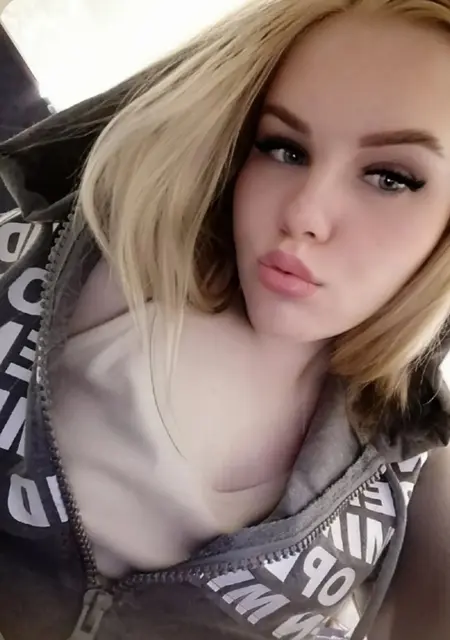 Кристина из Киева, ищу на сайте приятное времяпровождение