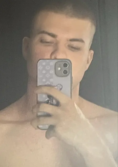 Вова из Воронежа, ищу на сайте знакомства без обязательств