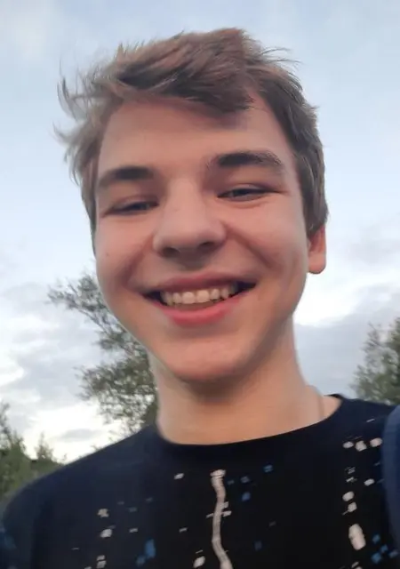 Я Дмитрий, 20, из Москвы, ищу знакомство для постоянных отношений