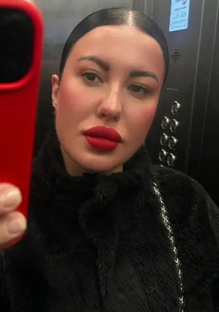 Я Натали, 39, из Санкт-Петербурга, ищу знакомство для постоянных отношений