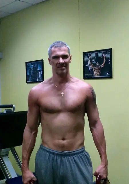 Я Dmitrii, 54, из Петрозаводска, ищу знакомства без обязательств