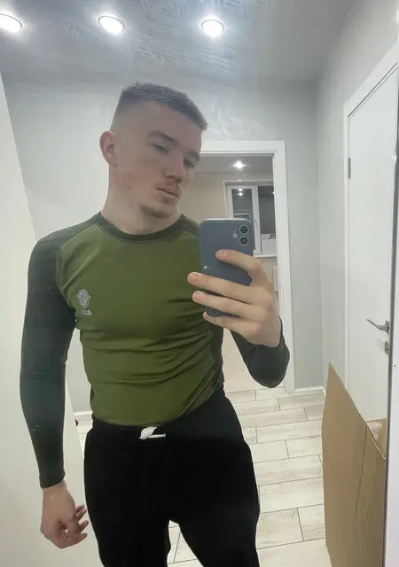 Я Данил, 20, из Владимира, ищу знакомства без обязательств