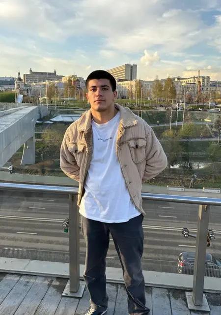 Я Юрий, 21, из Армавира, ищу знакомства на одну ночь