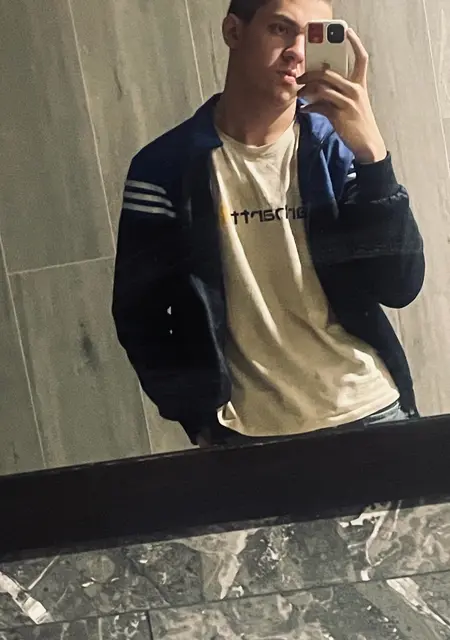 Я Матвей, 19, из Новомосковска, ищу знакомство для дружбы