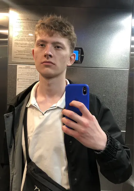 Антон из Архангельска, мне 19, познакомлюсь для постоянных отношений