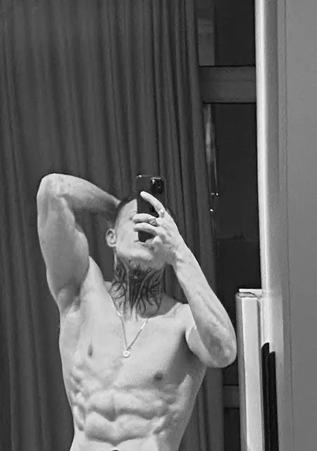 Влад из Хабаровска, ищу на сайте знакомства на одну ночь