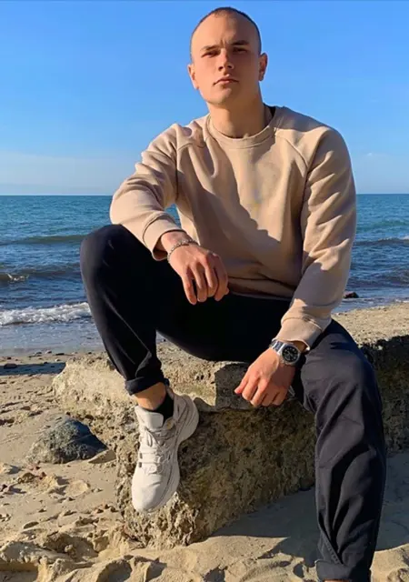 Я Павел, 25, из Севастополя, ищу знакомства без обязательств