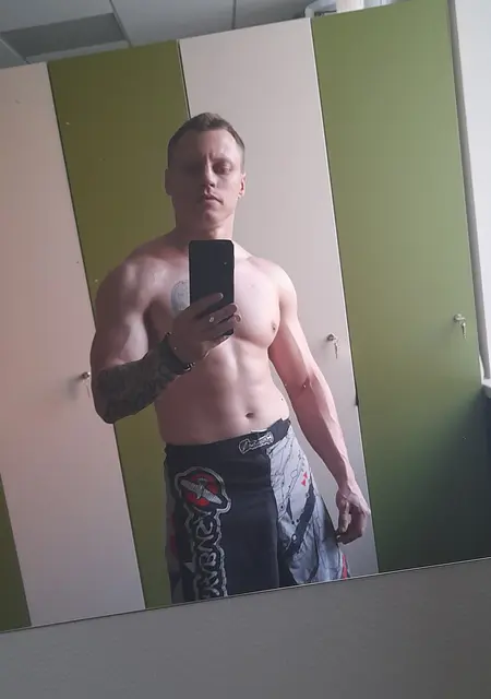 Сергей из Кургана, мне 34, познакомлюсь без обязательств