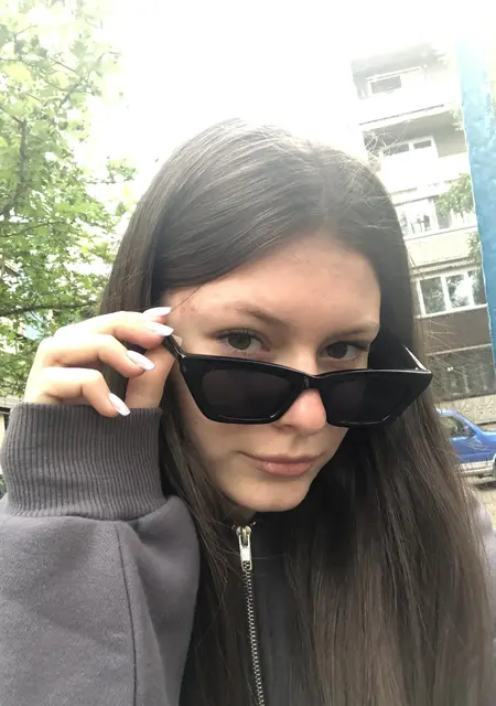 Вика из Уссурийска, ищу на сайте приятное времяпровождение