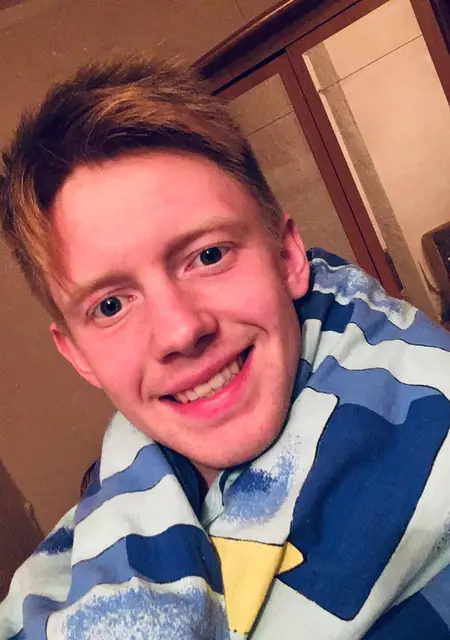 Макс из Воткинска, ищу на сайте знакомства на одну ночь