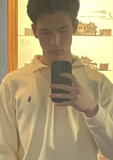 Я Степан, 19, из Ижевска, ищу знакомства на одну ночь