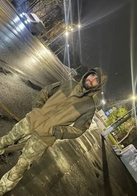 Я Александр, 29, знакомлюсь для открытые отношения в Владикавказе