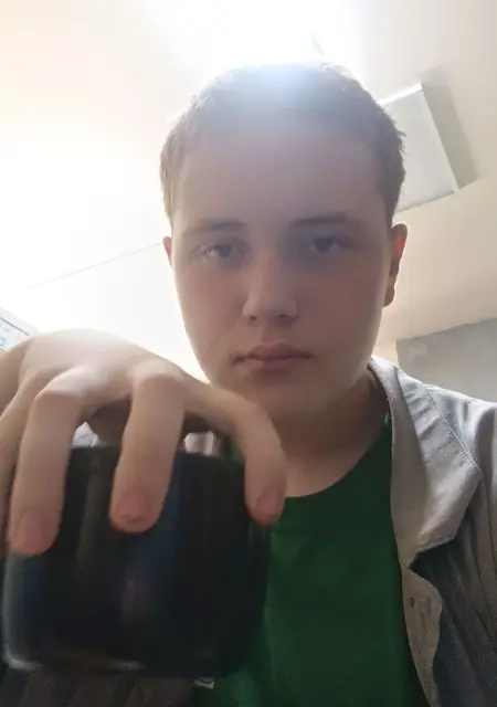 Я Игорь, 19, из Тамбова, ищу знакомство для общения